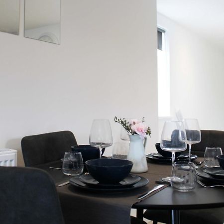 Abingdon - Private Flat With Parking 09 Appartement Buitenkant foto