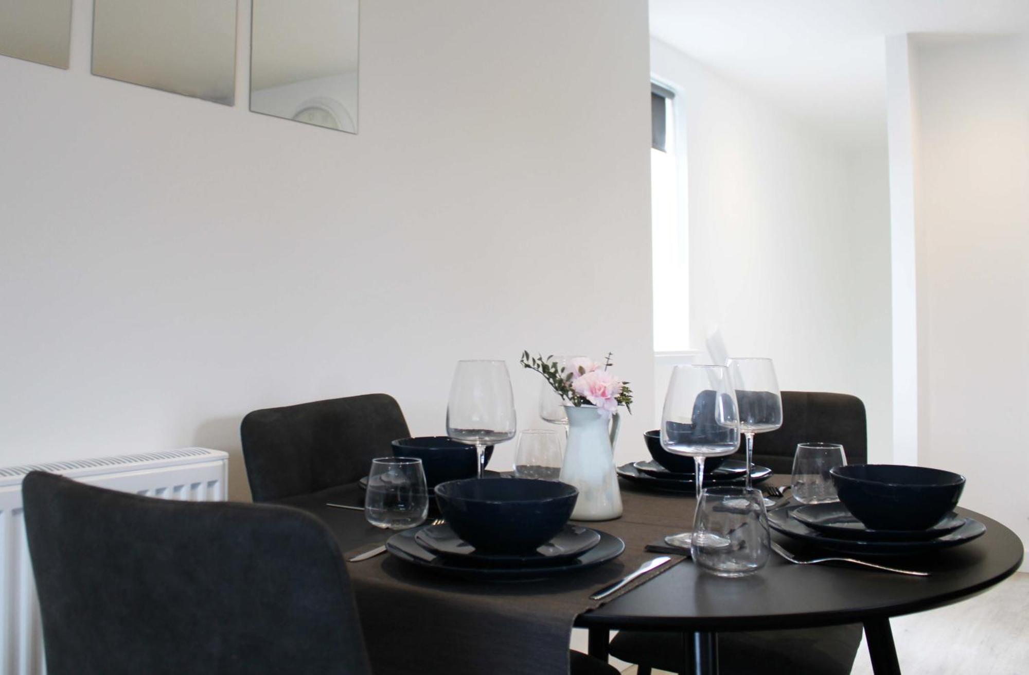 Abingdon - Private Flat With Parking 09 Appartement Buitenkant foto